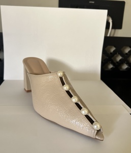 Sandalias Negras de Tacón Grueso con Tira en T, Punta Cuadrada, Cierre de Hebilla, Tacón Bajo, Elegantes Zapatos de Verano para Mujer - Product Image 1