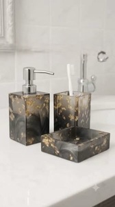 Ensemble de salle de bain rond moderne portable en résine acrylique bleu ciel de luxe ILAHI, trois pièces, motif floral, Uttar Pradesh - Product Image 5