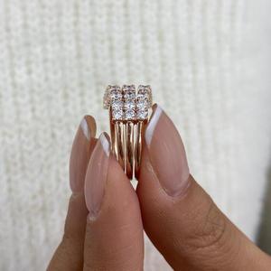 แหวนเพชรทรงกลมหลายแถวสำหรับผู้หญิง ทองคำ 14K สีโรสโกลด์ เพชรธรรมชาติ แหวนวงกว้าง ดีไซน์หรูหรา ของขวัญแต่งงานสุดหรู - Product Image 4