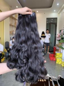Vente en gros Perruque ondulée cheveux Remy vietnamiens Bouncy 100% cheveux humains du Vietnam Perruque à franges à bon prix - Product Image 2