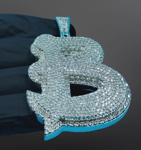 จี้ตัวอักษรหรูหรา สไตล์ฮิปฮอป ประดับเพชรแบบ Iced Out จี้เพชร VVS แบบสั่งทำพิเศษ จี้ตัวอักษรประดับมอสซาไนต์ จี้เงินแท้ 925 - Product Image 3
