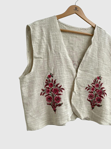Gilet en lin et coton brodé de fleurs, sans manches, col en V, style Prairie Chic, fait main, haut de printemps pour femme - Product Image 4