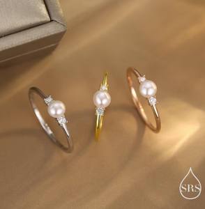 แหวนมุกน้ำจืดแท้และเพชร CZ บนตัวเรือนเงินแท้ แหวนมุกธรรมชาติ แหวนมุกแท้ - Product Image 1