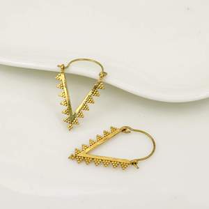 Boucles d'oreilles géométriques en laiton plaqué or, style bohème, cadeau unisexe, bijoux de mode - Product Image 4
