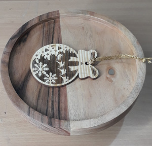 Ornements de Noël en bois motifs peints et coupés décorations de vacances en bois faites à la main parfaites pour l'arbre et la décoration intérieure - Product Image 3