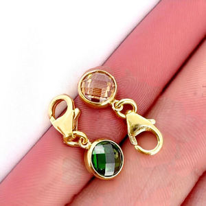 Amuleto de Cuarzo Granate de 6mm |   Cierre de Langosta Redondo Chapado en Oro para Colgante, Accesorio de Joyería - Product Image 2