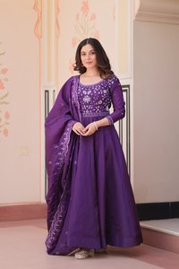 Robe et dupatta pour femme en soie pure brodée et pailletée, entièrement cousus, pour la fête de Diwali - Product Image 3