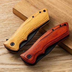 Couteau de survie pour le camping, finition noire, lame en acier 3Cr13, couteau de poche pliable pour la défense personnelle, manche en bois coloré - Product Image 4