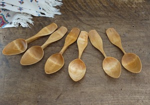 Juego de Cucharas de Madera Talladas a Mano, Utensilios de Comedor de Madera Hechos a Mano, Vajilla Rústica y Ecológica - Product Image 2