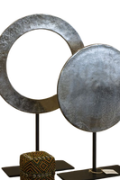 Piezas decorativas de metal hechas a mano con recubrimiento en polvo de primera calidad y detalles artísticos, ideales para decoración moderna y clásica.