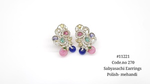 Boucles d'oreilles plaquées or Mehandi à motifs floraux 11221, serties de zirconiums cubiques et de zircons colorés, pour mariage et fêtes. - Product Image 5