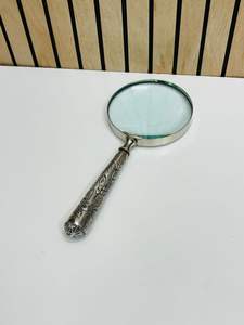 Lupa de Mano de 4'' con Mango de Metal Grabado |   Lupa óptica de cristal vintage (no plegable) - Product Image 6
