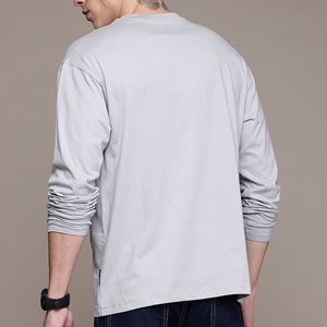 Camiseta de Manga Larga Extra Grande con Estampado de Texto Minimalista Personalizada para Hombre, Color Gris, Estilo Urbano, Venta al Por Mayor OEM BD - Product Image 3