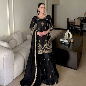 Ensemble Kurti Sharara brodé noir avec dupatta pour femme, tenue de soirée de mariage de créateur, costume ethnique avec travail de sequins Zari - Product Image 1