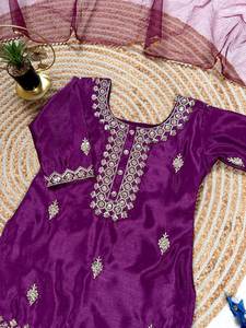 Ensemble Sharara en soie brodée pour filles, vêtements ethniques pour enfants, Kurti, pantalon évasé, dupatta, tenue traditionnelle indienne pakistanaise, tenue de fête - Product Image 3
