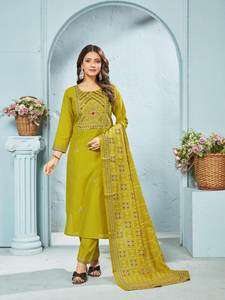 Ensemble de costume ethnique pour femmes, vêtements de fête, broderie, kurta, pantalon, dupatta, ensemble élégant traditionnel en trois pièces - Product Image 2