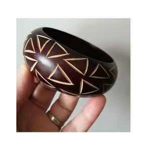 Brazaletes de Madera con Acabado de Lujo, Joyería Elegante para Damas, Estilo Étnico Clásico, Hechos por Apex Align - Product Image 1