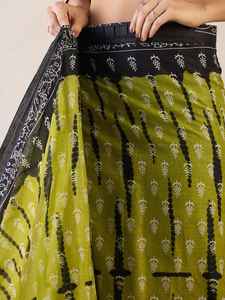 Sari en soie vert et noir imprimé à la main avec bordure contrastante, tenue ethnique indienne traditionnelle pour femme, usage quotidien décontracté - Product Image 4
