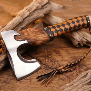 Axe Viking à barbe faite à la main A&M ENTERPRISES avec tête en acier poli, manche en bois et poignée en cuir tressé à carreaux - Product Image 4