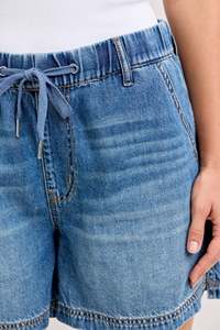 Shorts en jean taille haute pour femmes, bleu uni, coton, style décontracté avec poches, tissu tissé, design respirant - Product Image 4
