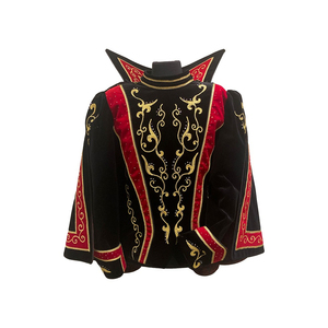 Costume de prince de carnaval en velours noir avec bordure jaune et broderie blanche, col en fourrure - Product Image 2