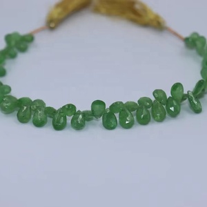 Cuentas de corte de pera facetadas de tsavorita de 5*7mm, hebra de 8 pulgadas para fabricación de joyas, cuentas de Briolette naturales - Product Image 1