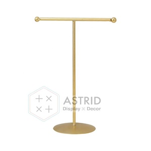 Présentoir de Luxe Moderne Autoportant en Fer Poli Doré pour Bracelets, Colliers, Bagues et Boucles d'Oreilles – Idéal pour Bijouteries - Product Image 6