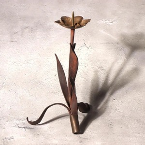 Flower Shape Metal Candle Stand Elegant Dining <b>Table</b> Centerpiece Perfect For Home Decor Events Decoration And Special <b>Occasions</b> - Product Image 1