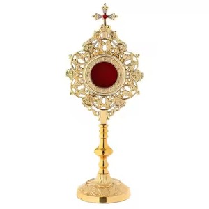 Espejo monstrario de latón personalizado con detalles, decorativo para mesa, para uso en bodas y iglesias católicas. - Product Image 3