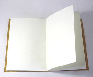 Carnet de composition artisanal jaune moutarde Camelon Exports, couverture rigide, points dorés, reliure cousue, 48 feuilles, cadeau - Product Image 3