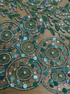 Tela de encaje bordada con cuentas pesadas 100% poliéster, hecha a mano, OEM/ODM, fabricante mayorista B2B, Fabriva Exports, para uso en vestidos - Product Image 6