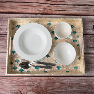 Bandeja de Concha de Capiz: Bandeja Decorativa con Diseño de Sirena y Acabado Lacado - Product Image 6