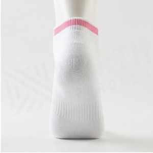 Chaussettes courtes blanches 100% coton respirantes fines tricotées couleur unie pour adultes usage quotidien décontracté saison estivale - Product Image 2