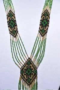 Collier à breloques perlées, Collier ethnique, Gerdan, Collier perlé fait main, Collier élégant en perles de rocaille, Vert Doré Noir - Product Image 6