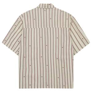 เสื้อเชิ้ตผู้ชายลายทางคลาสสิก แขนสั้น ติดกระดุม ลำลอง ใส่สบาย ระบายอากาศได้ดี น้ำหนักเบา ผลิตจากผ้าทอ รับผลิตแบบ OEM ขายส่ง - Product Image 6