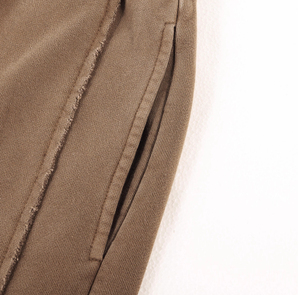 Pantalones Deportivos Personalizados para Hombre, 430 g/m², 100% Algodón Lavado, Estilo Urbano Holgado con Diseño de Empalmes, Color Sólido - Product Image 5