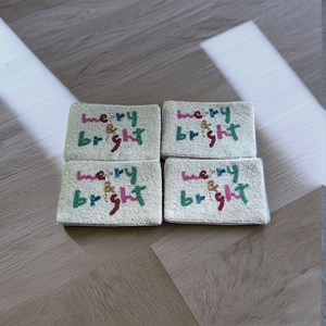 Bonito Monedero de Mamá Claus con Cuentas, Hecho a Mano, Bolsa Brillante para las Fiestas Navideñas, Monedero Colorido para Mamás de MD HANDICRAFTS - Product Image 3