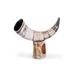 Taza de cuerno de búfalo de lujo hecha a mano para la colección de vajilla Rusti. Taza para beber de cuerno de búfalo natural para decoración de clubes, bares y restaurantes. - Product Image 1