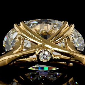 Bague en diamant ovale de 4 carats cultivé en laboratoire, moissanite est-ouest, halo caché, pierre blanche, certifiée IGI, bague de fiançailles et de mariage - Product Image 4