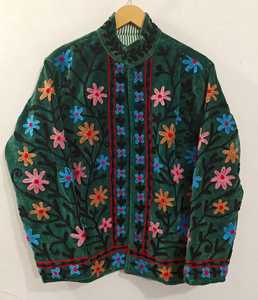 Veste ethnique en velours brodée Suzani pour femme, faite à la main, motif floral, style bohème, manteau d'hiver, vêtement d'extérieur brodé à la main par un artisan indien, fournisseur - Product Image 1