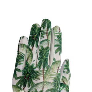 Guantes de golf de cuero de primera calidad que ofrecen un agarre superior y son ideales para entrenamiento o uso en torneos. - Product Image 5