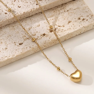 Collier en forme de cœur pour femmes, en acier inoxydable 304, plaqué or véritable 18 carats et incrusté de perles - Product Image 1