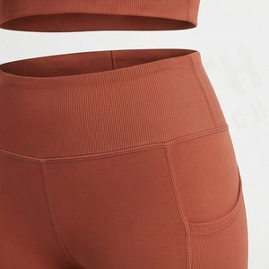 Ensemble de yoga pour femmes, design élégant, vêtements de sport pour femmes, vêtements de sport pour la salle de sport, vêtements de fitness, vêtements de sport athlétiques, vêtements d'entraînement, vêtements d'exercice - Product Image 5