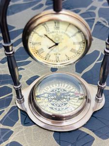 UNICORN HANDICRAFTS Horloge de table nautique vintage en laiton antique de luxe, mouvement mécanique, cadran à chiffres romains, base avec boussole - Product Image 4