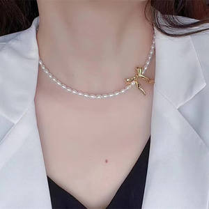 Collar de Perlas de Agua Dulce Retro para Mujer, con Colgante en Forma de Moneda de Oro de 14K, Perla Natural Incrustada, Elegante para la Clavícula - Product Image 3