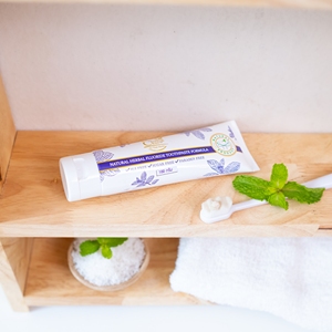 ยาสีฟันกลิ่นมิ้นท์ออร์แกนิกสด100กรัมสำหรับผู้ใหญ่สารฟลูออไรด์ธรรมชาติฟอกฟันขาวป้องกันโพรงสมุนไพรสำหรับดูแลช่องปากในประเทศไทย - Product Image 6