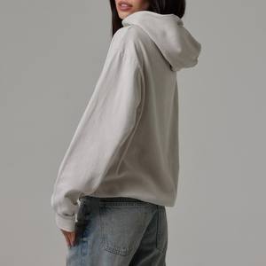Sweat à capuche oversize en coton tendance OEM ODM avec poche kangourou personnalisée et poignets côtelés pour femmes – Vente en gros, directement de l'usine - Product Image 3