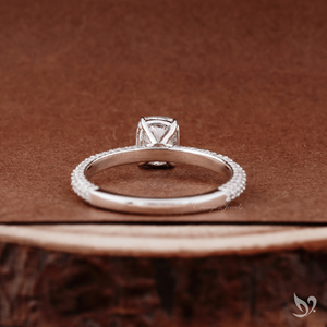 Bague en or blanc 10K avec trois rangs de diamants de laboratoire taille coussin allongée 1 carat, style minimaliste, cadeau de mariage pour femme - Product Image 2