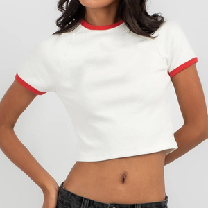 Camiseta Corta Blanca para Mujer con Ribete Rojo, Cuello Redondo, Manga Corta, Tejido de Algodón, Color Sólido, Informal, para Primavera/Verano - Product Image 1