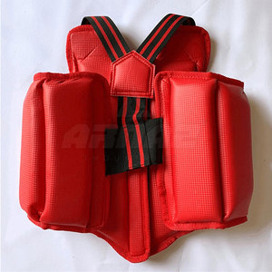 Protector de pecho para boxeo en oferta, con acolchado contorneado y construcción ventilada para práctica de boxeo. - Product Image 3